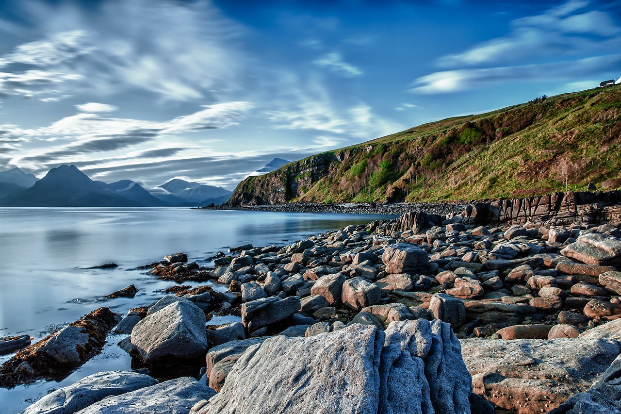 lake, cliff, rocks-192979.jpg